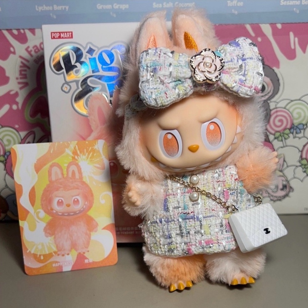 Pop Mart LABUBU Big Into Energy With Outfit (HAPPINESS) Authentic